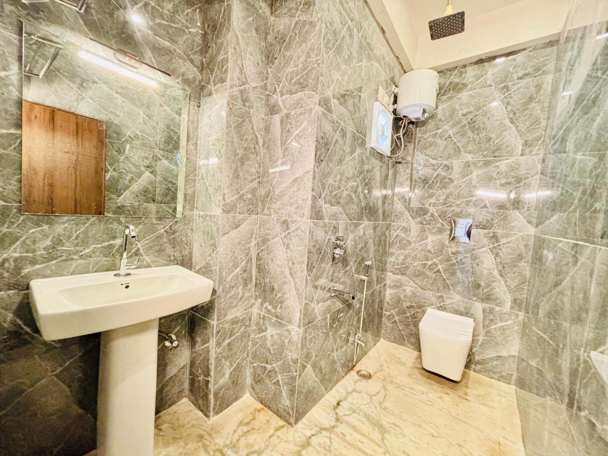 Hotel Nirvana Lakeside أُودايبور المظهر الخارجي الصورة