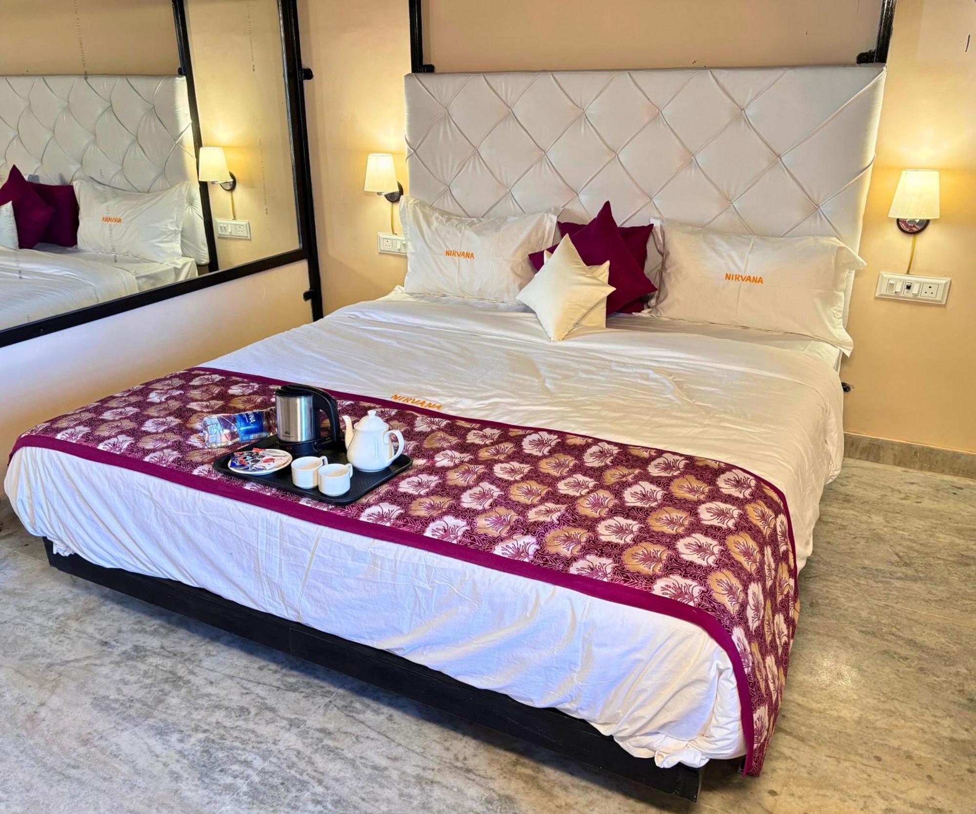 Hotel Nirvana Lakeside أُودايبور المظهر الخارجي الصورة