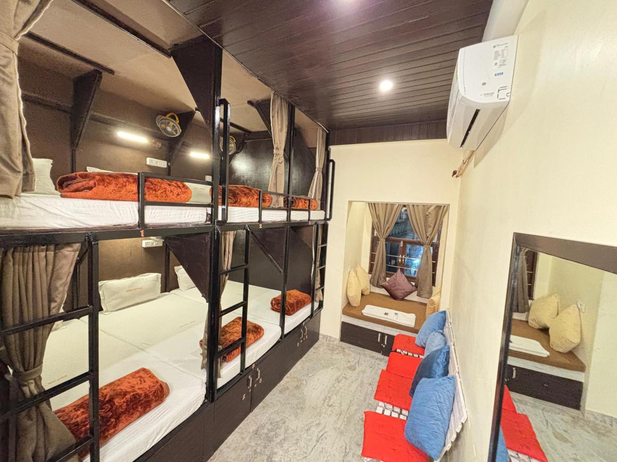 Hotel Nirvana Lakeside أُودايبور المظهر الخارجي الصورة